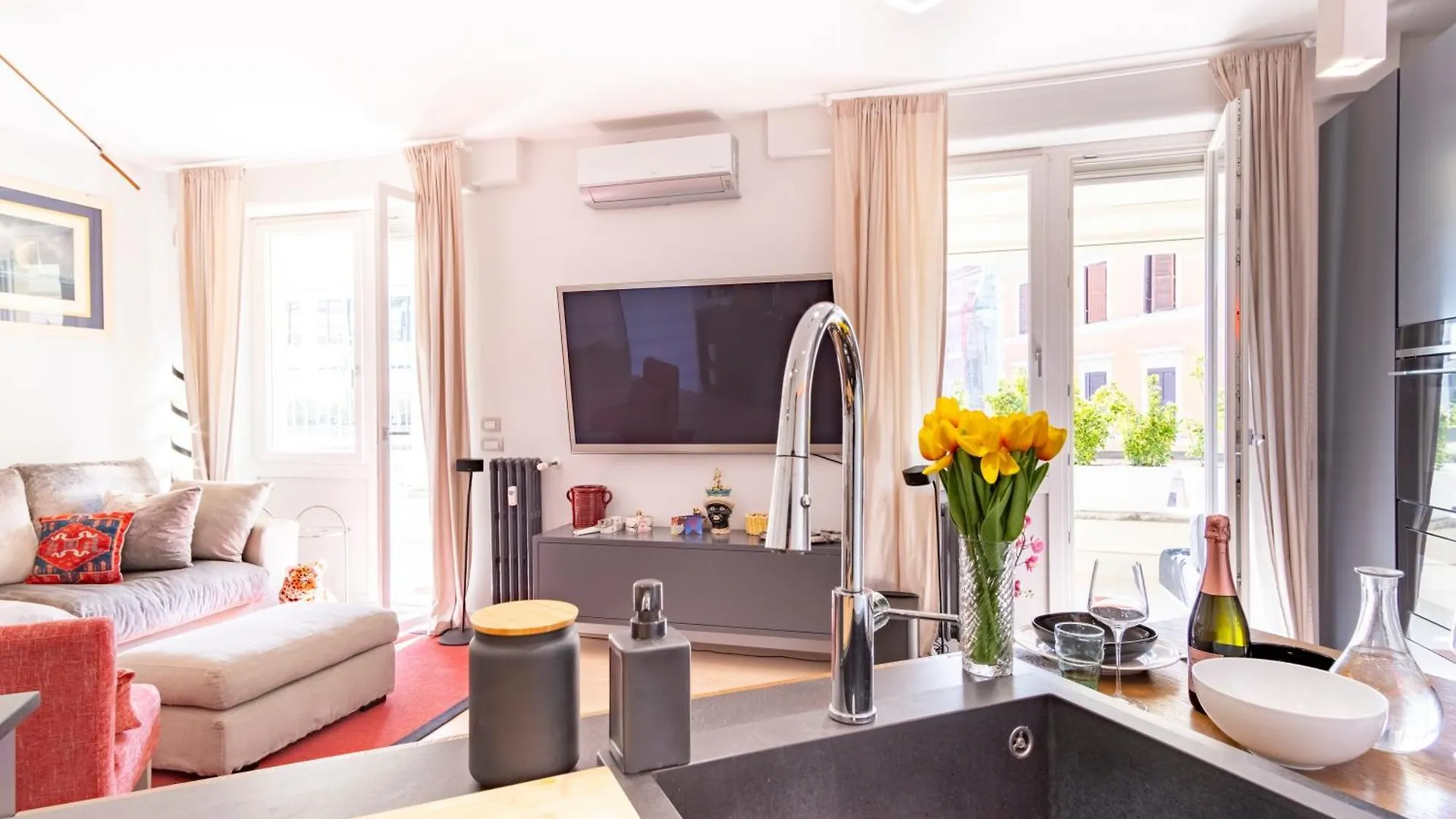 Elegantis Penthouse In The Heart Of Rome With Private Terrace And View Apartment